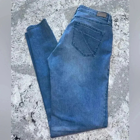 Jeans - Picture 1 of 5